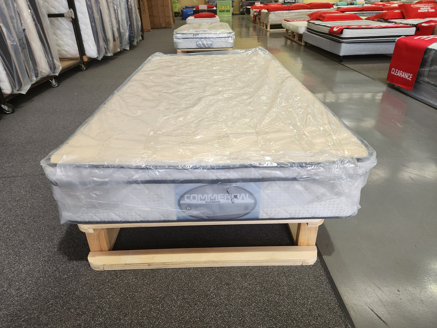 AMC COMMERCIAL SUPREME BED BUG PILLOW TOP KING SINGLE MATTRESS WITH MEDI FLEX TOP PANEL