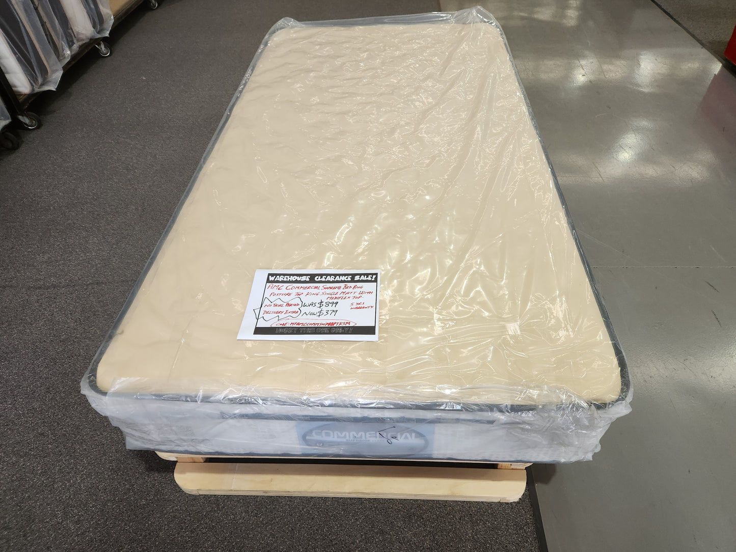 AMC COMMERCIAL SUPREME BED BUG PILLOW TOP KING SINGLE MATTRESS WITH MEDI FLEX TOP PANEL