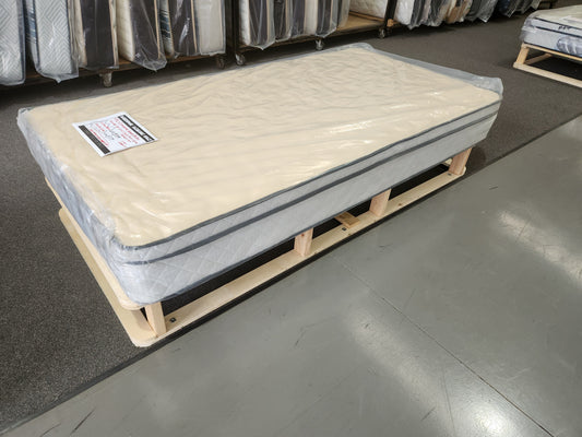 AMC COMMERCIAL SUPREME BED BUG PILLOW TOP KING SINGLE MATTRESS WITH MEDI FLEX TOP PANEL
