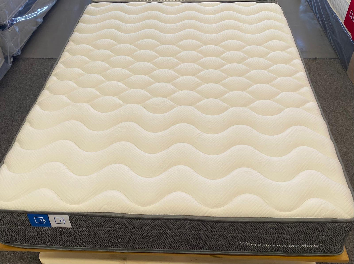 SLEEP REPUBLIC ES QUEEN MATTRESS - EX-DISPLAY