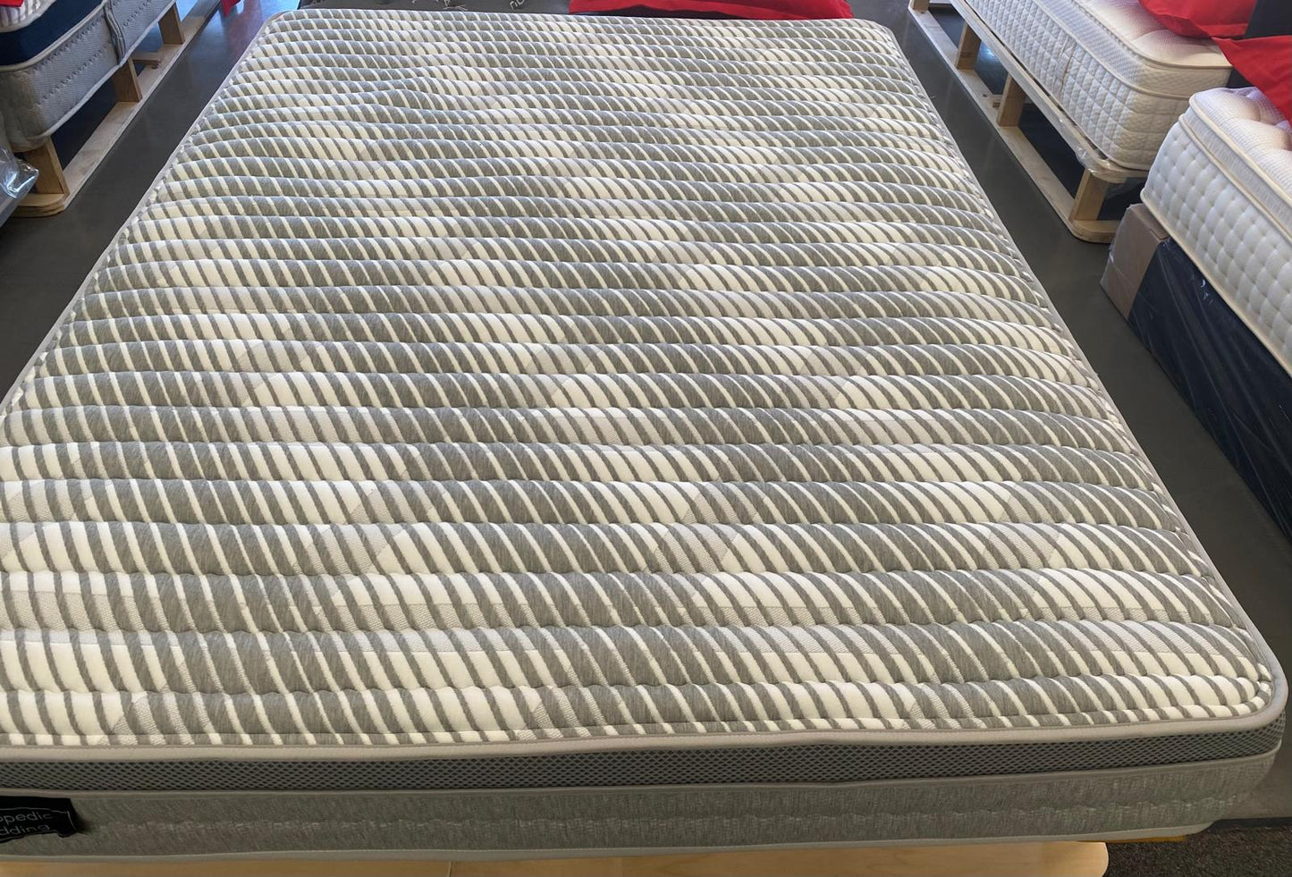 LENNOX MEDIUM CLEARANCE QUEEN MATTRESS